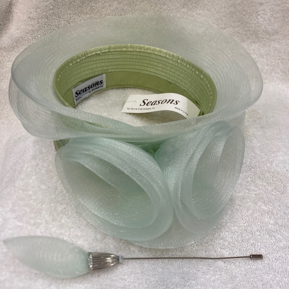 Vintage Seasons by S & S Hat Co. Light Green Open Crown Hat/Fascinator - NWT